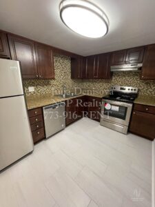 525 N Quentin Rd #406, Palatine, IL 60067