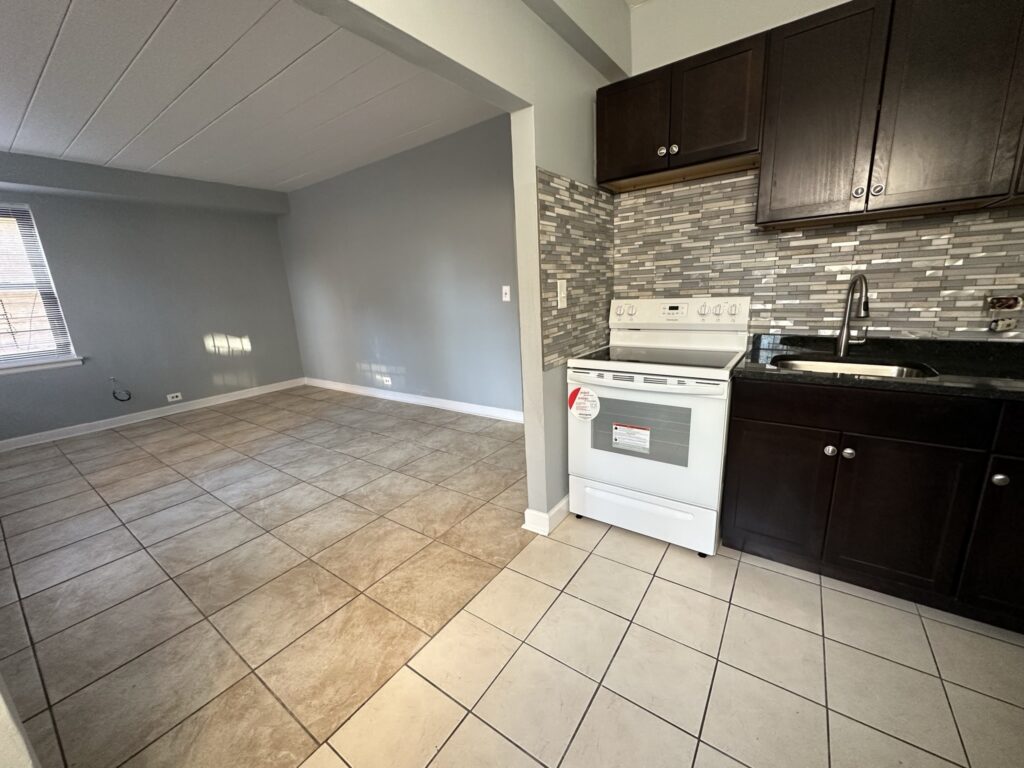 1360 W Touhy Ave #109, Chicago, IL 60626