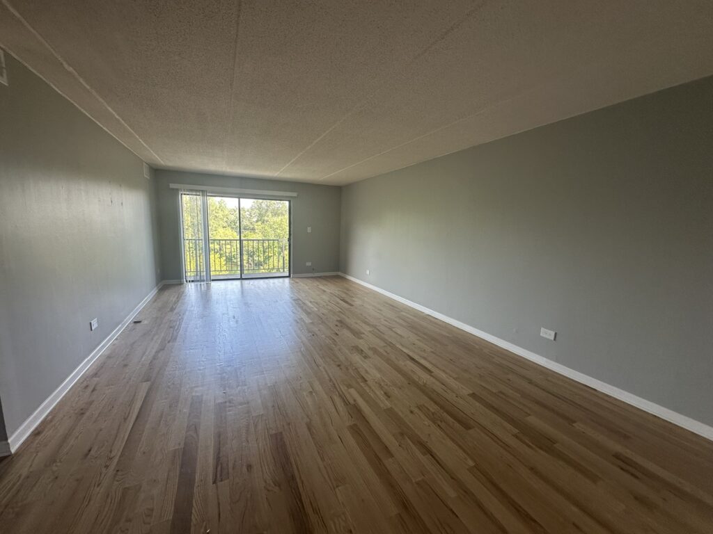 525 N Quentin Rd #408 — photo 2