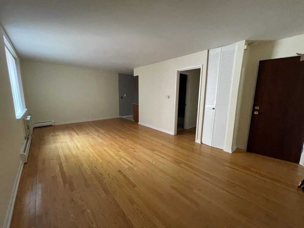 5820 N Sheridan Rd #305 — photo 2