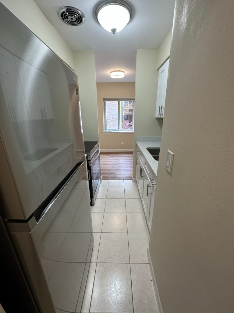 3825 N Pine Grove Ave #314 — photo 2