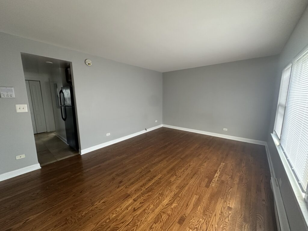 7630 1/2 N Milwaukee Ave #3A — photo 2