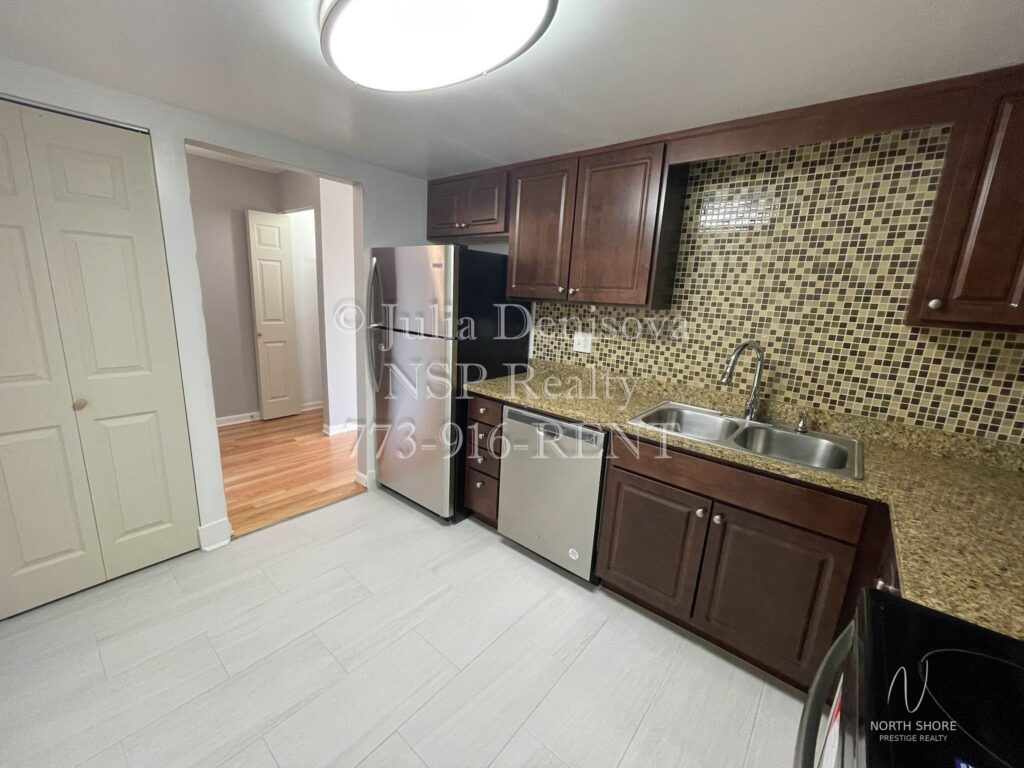 525 N Quentin Rd #411 — photo 2