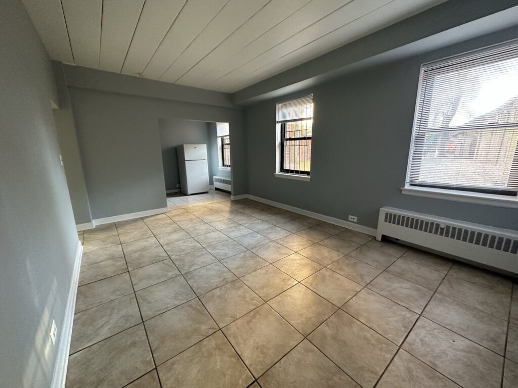 1360 W Touhy Ave #502 — photo 2