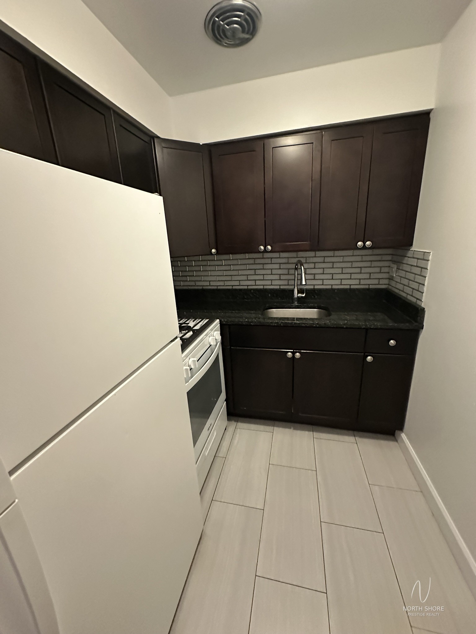 6830 N Sheridan Rd #351, Chicago, IL 60626