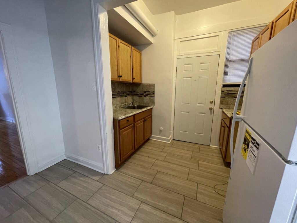 1321 1/2 W Estes Ave #49 — photo 2