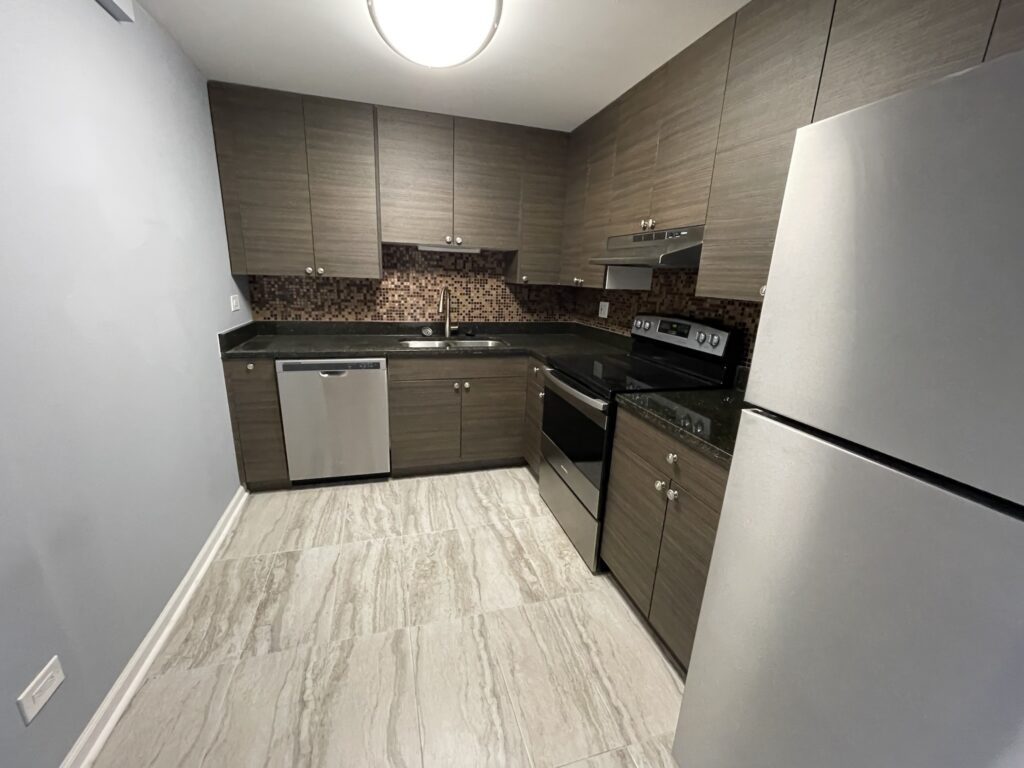 525 N Quentin Rd #317 — photo 2