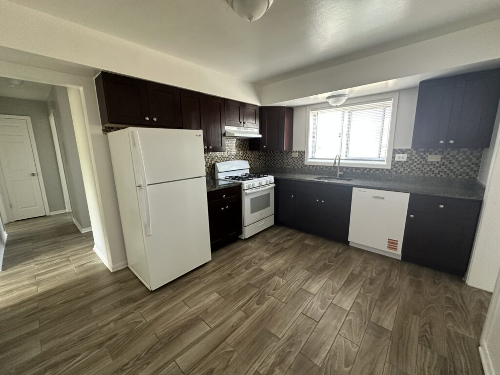 1306 Carol St #2B — photo 2