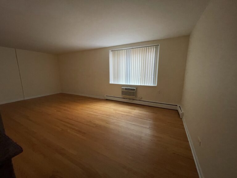 5820 N Sheridan Rd #305 — photo 3
