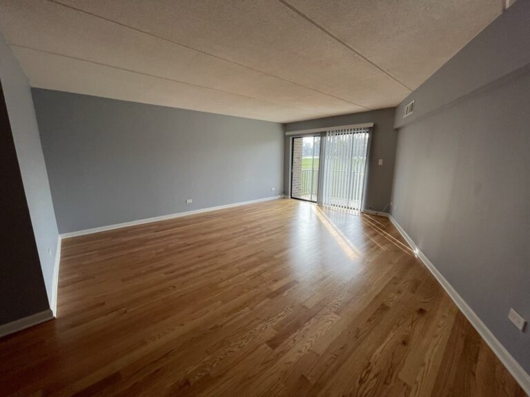 525 N Quentin Rd #216 — photo 4