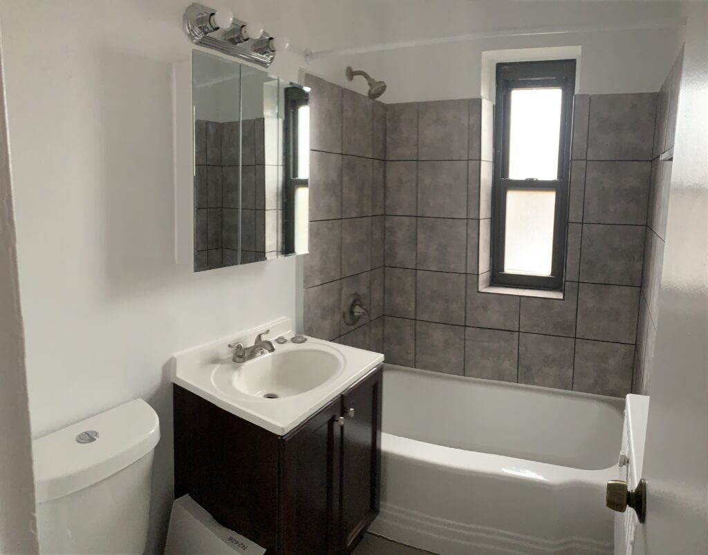 1360 W Touhy Ave #406 — photo 2