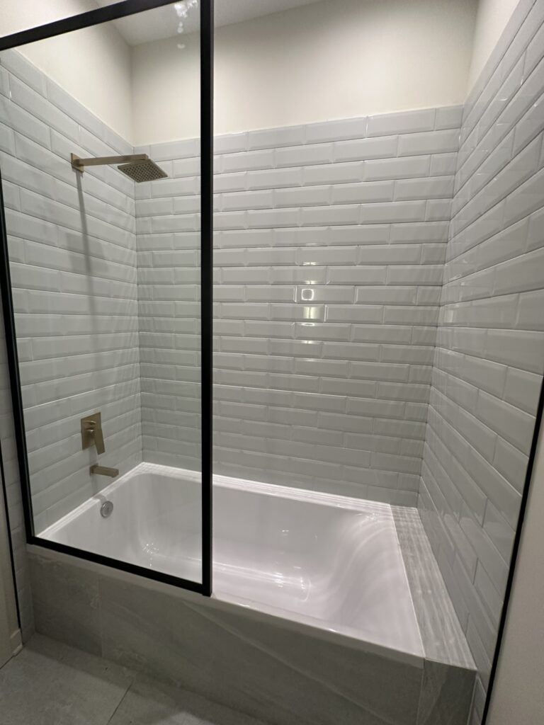 3207 N Narragansett Ave #307 — photo 5