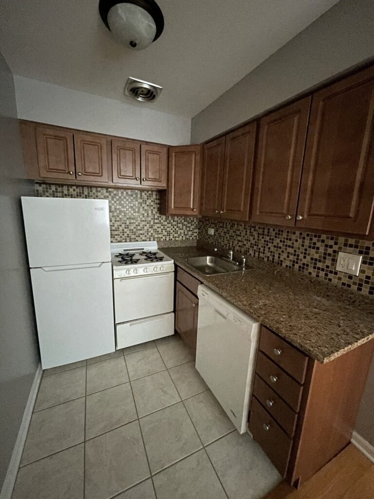 5820 N Sheridan Rd #305 — photo 7