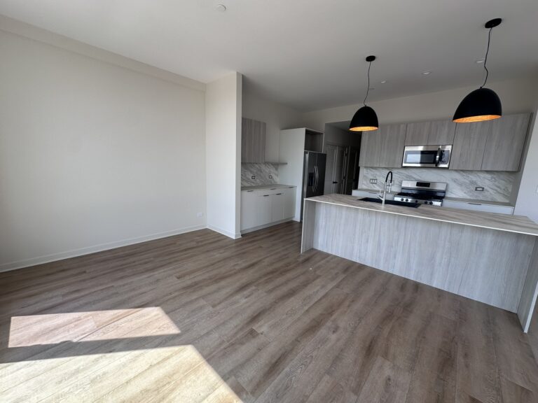 3207 N Narragansett Ave #405 — photo 7