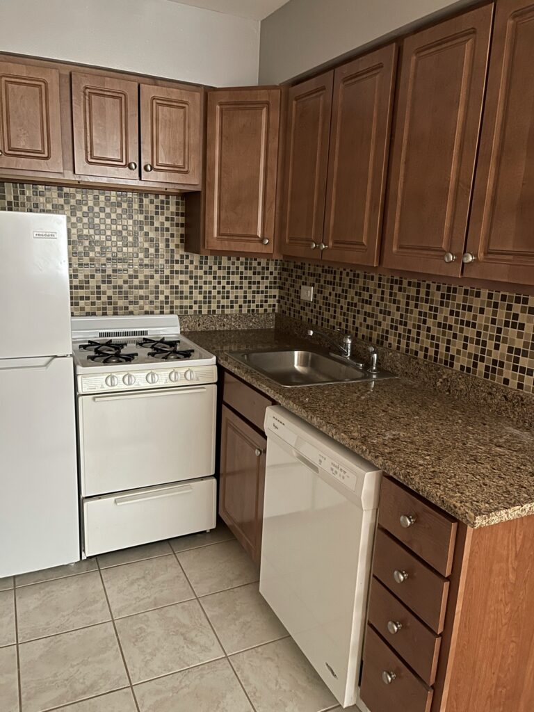 5820 N Sheridan Rd #305 — photo 8