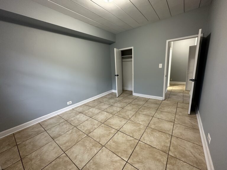 1360 W Touhy Ave #109 — photo 8