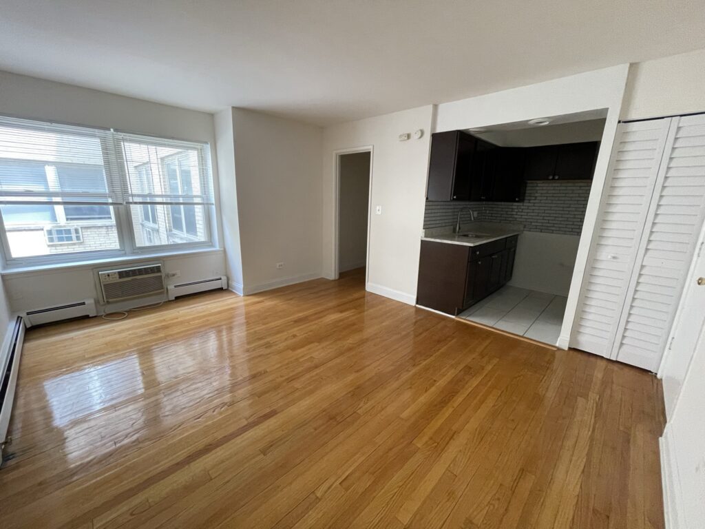 6830 N Sheridan Rd #563, Chicago, IL 60626